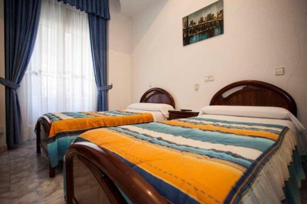 Hostal Palacios Fuencarral Madrid Exterior photo