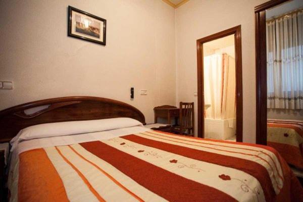 Hostal Palacios Fuencarral Madrid Exterior photo