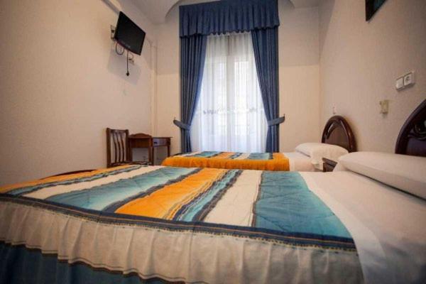 Hostal Palacios Fuencarral Madrid Exterior photo