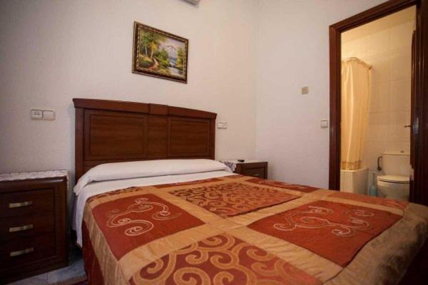Hostal Palacios Fuencarral Madrid Exterior photo