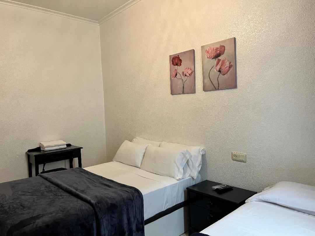 Hostal Palacios Fuencarral Madrid Exterior photo