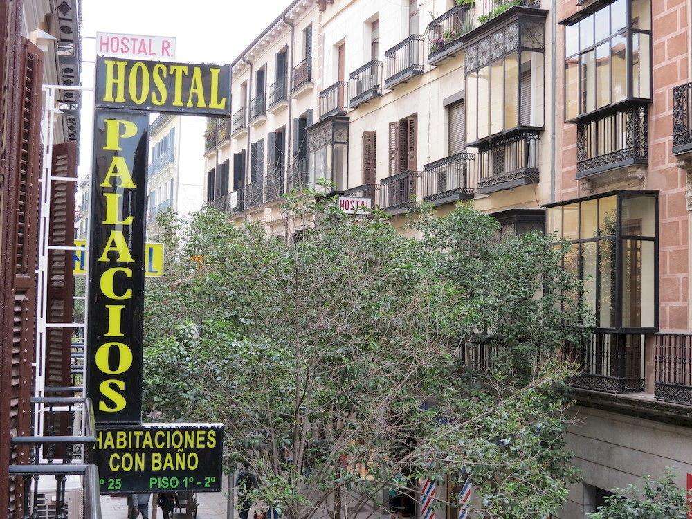 Hostal Palacios Fuencarral Madrid Exterior photo
