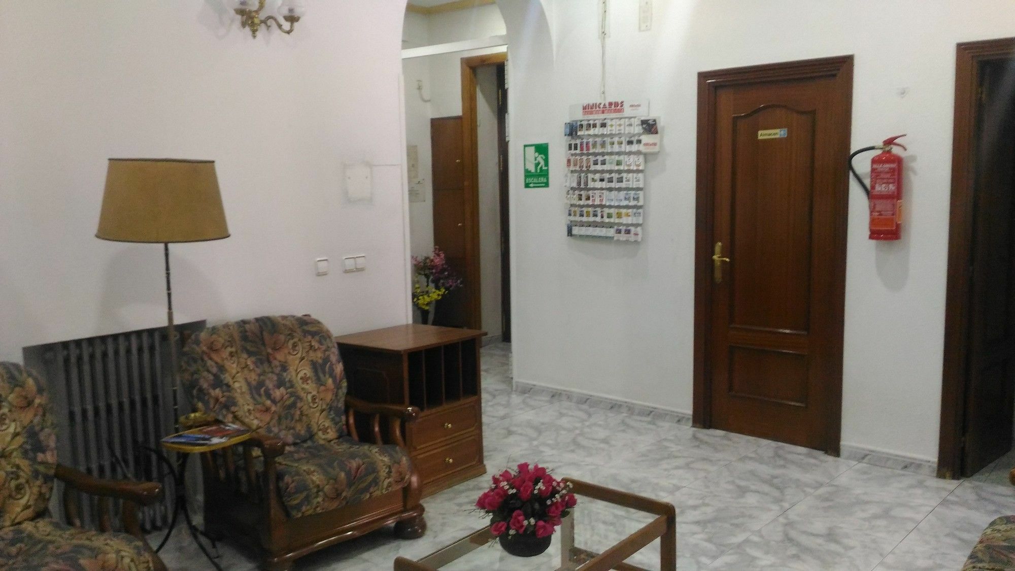 Hostal Palacios Fuencarral Madrid Exterior photo