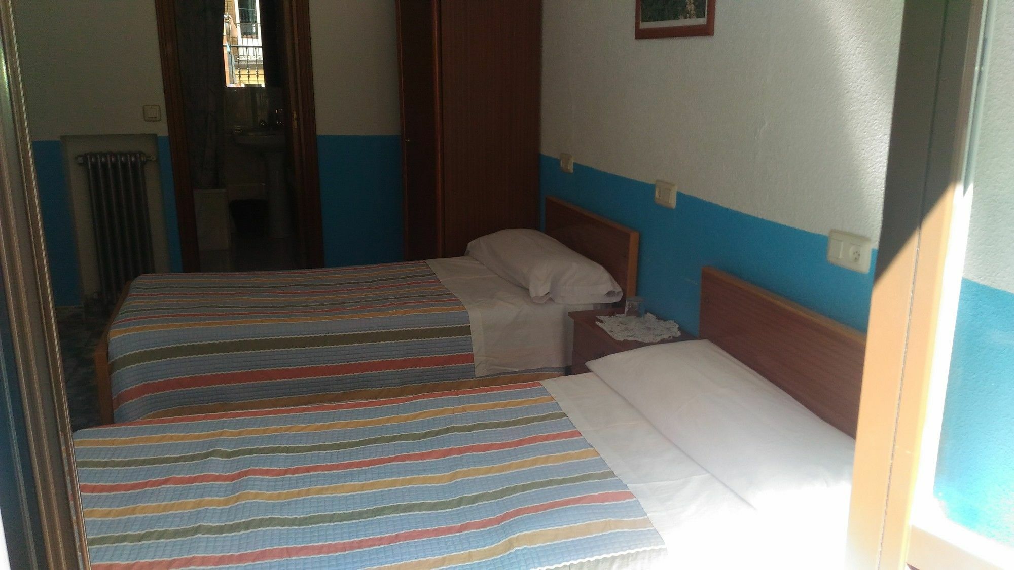 Hostal Palacios Fuencarral Madrid Exterior photo